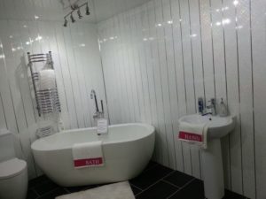 Ремонт и отделка ванной комнаты пластиковыми панелями